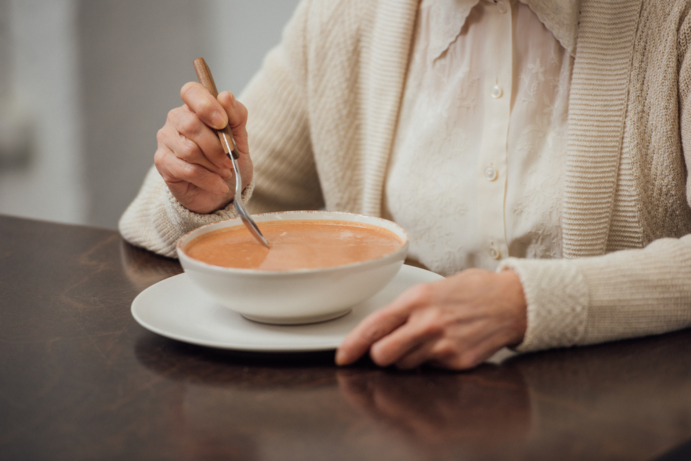 Eating warmer foods helps senior regain health